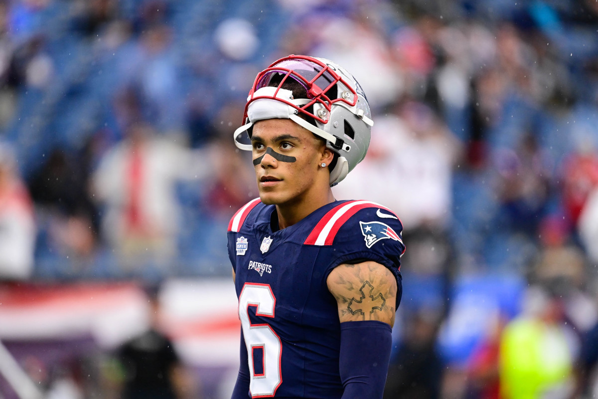Christian Gonzalez was named the AFC Defensive Rookie of the Month for September.